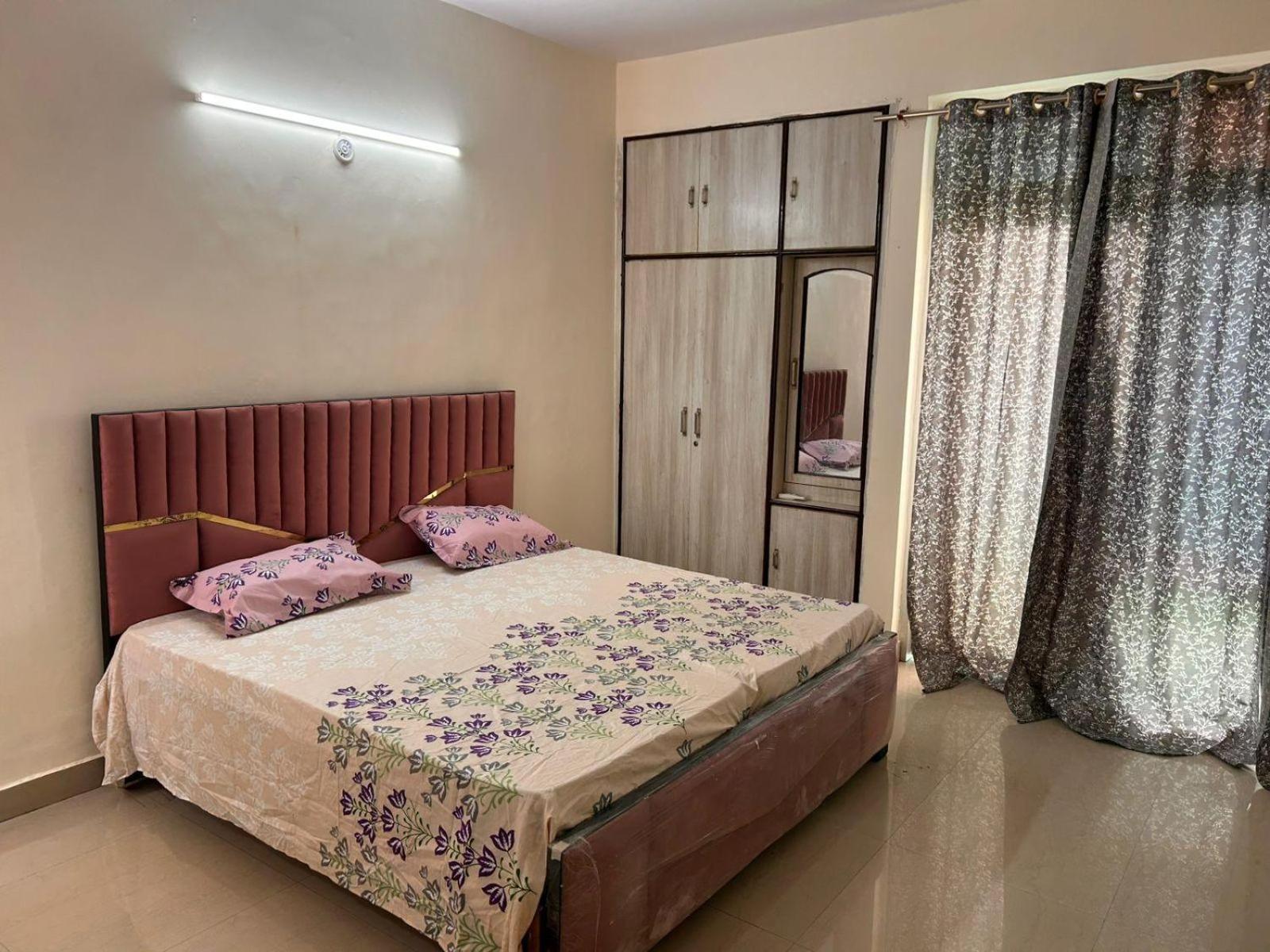 Highriseviews Familyfriendly Neartajmahal Agra (Uttar Pradesh)